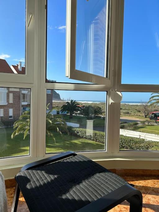 Playa De Berria -Apartamento Con Piscina Y Vistas Al Mar Santona Exterior photo